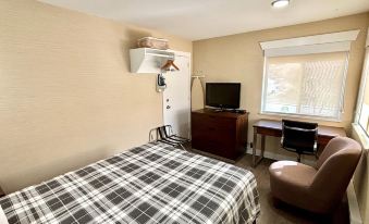 Rodeway Inn & Suites