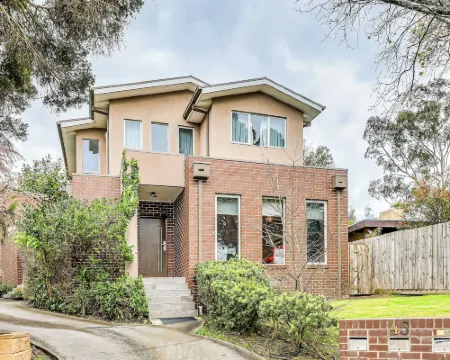 Melbourne Luxury Villa at Doncaster Hotels in Doncaster
