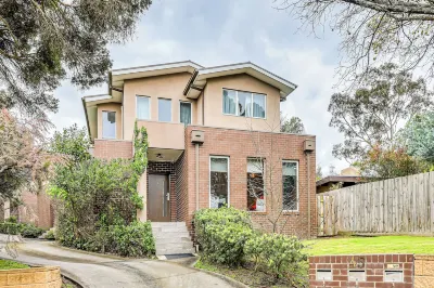 Melbourne Luxury Villa at Doncaster Các khách sạn gần Tlig