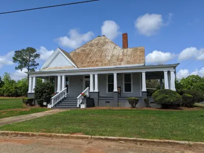 M G Richardson Bed & Breakfast Hotels in Richland
