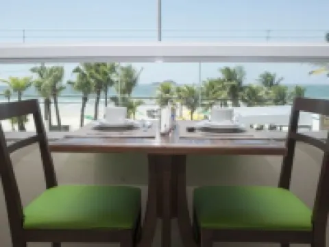 هوتل فيسينو أل مار فنادق في کواروخا