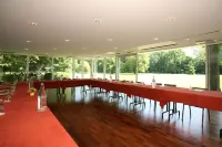 Château de La Motte Fenelon Hotels in Cambrai