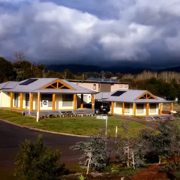 Daysend Cottages Hotels near Bonza
