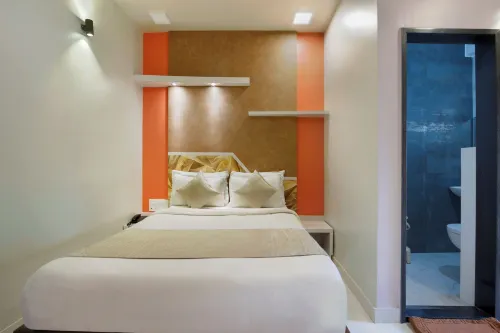 Mannars Deluxe Lodge - parkir