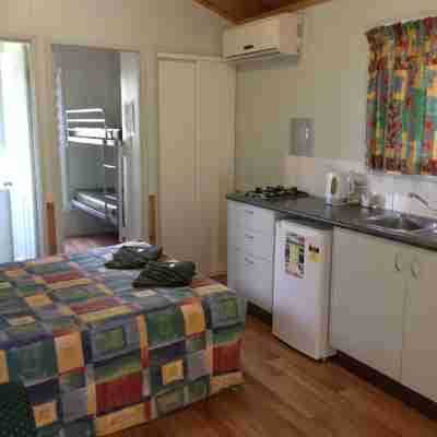 Riverside Tourist Park Rooms