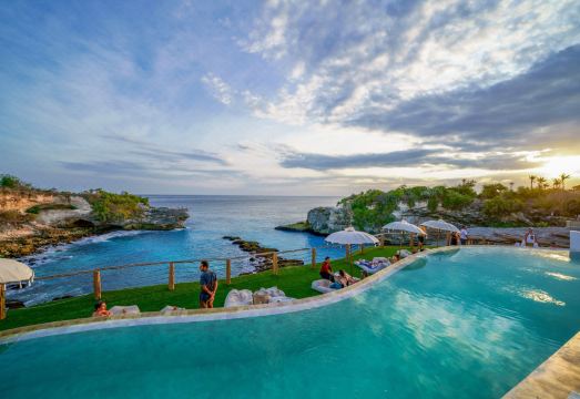 빌루 라군 아비아 빌라 수영장