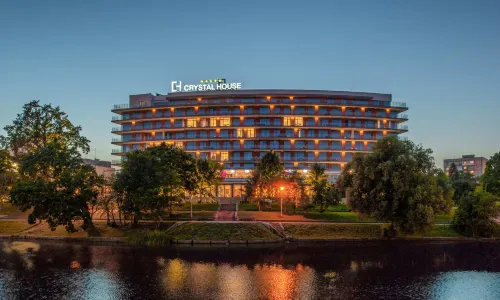 Crystal House Suite Hotel & Spa