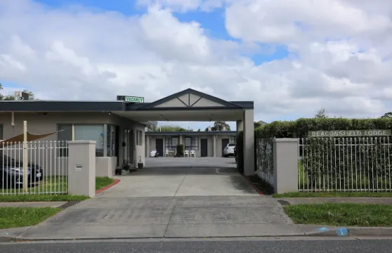 比肯斯菲爾德汽車旅館