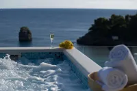 Irida Boutique Hotel - Bathtub