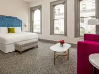 Harlow Hotel Hotels near Chinatown Gateway