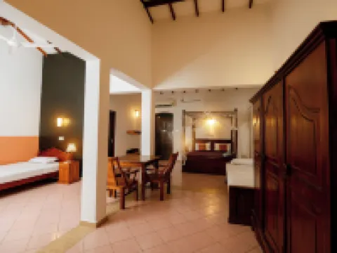 Prince Beach Hotel Bentota ベントータのホテル