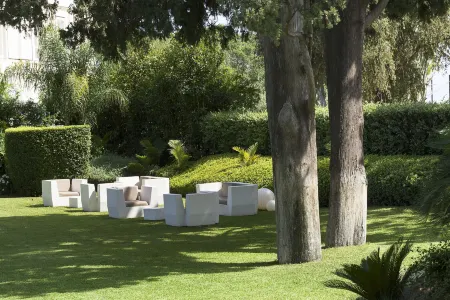 Isola Bella Infinity Suites Отели рядом с достопримечательностью «Палаццо Корвайя»