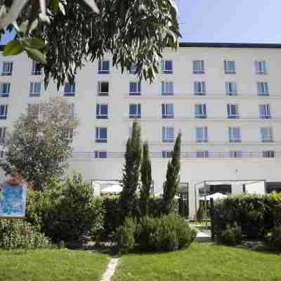 Courtyard Paris La Defense West - Colombes Hotel Exterior
