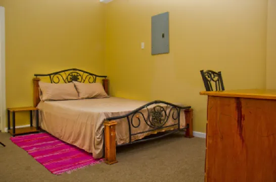 西班牙港沙旅客公寓酒店 酒店