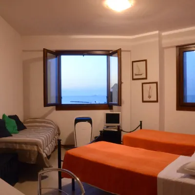 B&B Pontemare Hotel dekat Stasiun Ancona