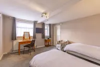 Woodcote Hotel Hotels in 