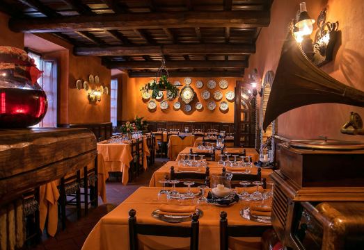 로칸다 델로 스푼티노 내부