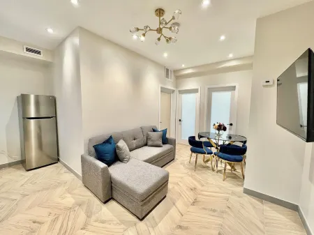 Toronto Rooms and Suites Отели рядом с достопримечательностью «Университет ОКАД»