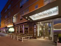 NU Hotel Hotels near Junior's Cheesecake