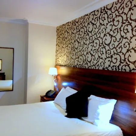 Ely House Hotel