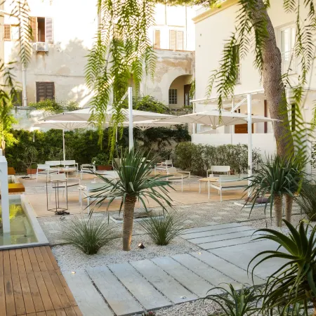 Aegusa Hotel