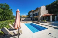 Villa Franica Dubrovnik, City Beach Villa with Pool and Sea View -  Casas de vacaciones