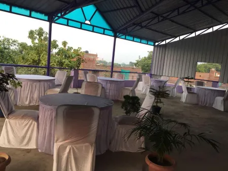 Srishti Shelter Отели рядом с достопримечательностью «Сарнат»