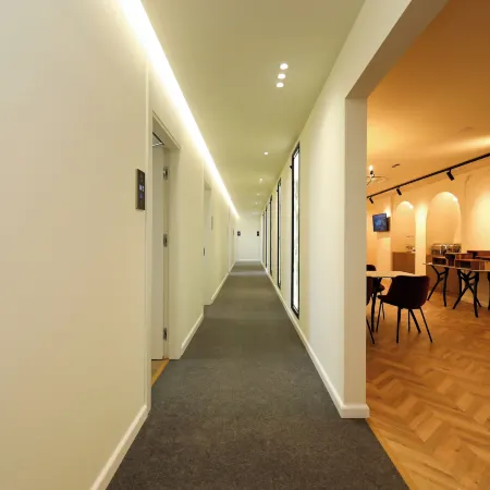 Hotel Adore