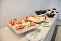 California Beach Hotel - Adults Only - Frühstück