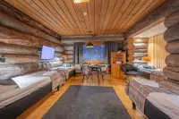 Kuukkeli Log Houses Aurora Resort Hôtels à : 