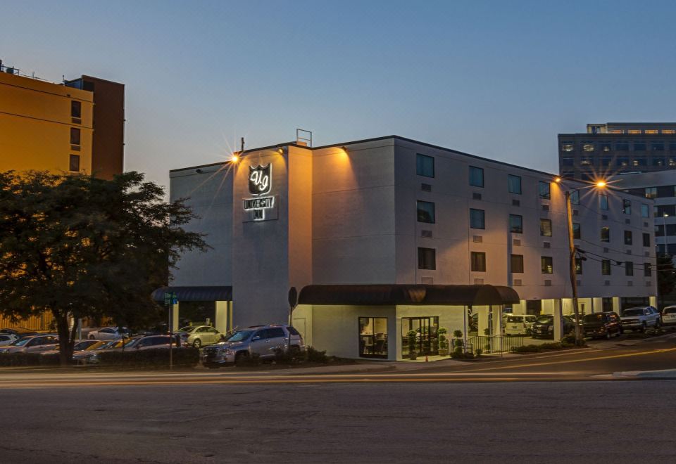 2. 유니버시티 인 ..