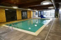 Country Inn & Suites by Radisson Asheville River Arts District - Pools