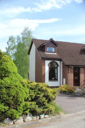 Cairngorm Highland Bungalows Отели в г. Авьеморе