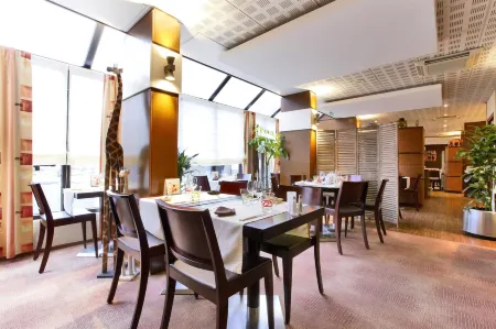 Kyriad Nevers Centre Отели в г. Невер