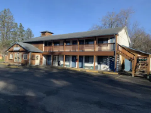 South Jetty Inn