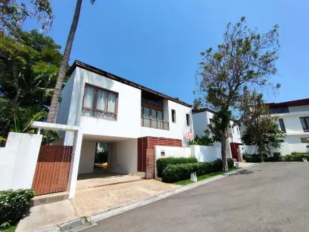 Pranaluxe 4 Bedroom Pool Villa C6 Отели рядом с достопримечательностью «Pranburi Mongrove Forest»