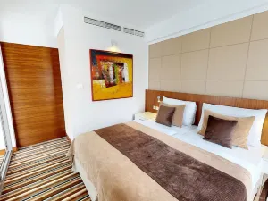 Business Hotel Astrum Laus