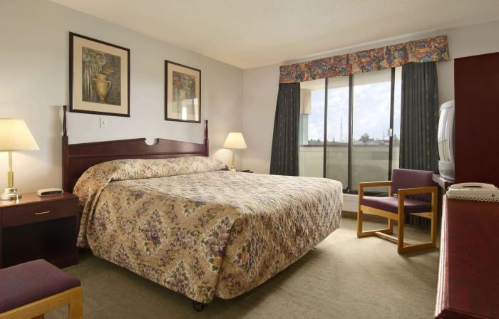 Super 8 by Wyndham Red Deer