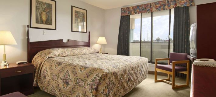 Super 8 by Wyndham Red Deer Hotels in Red Deer