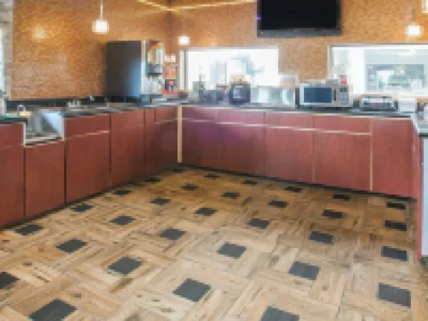 範布倫-史密斯堡地區温德姆速8酒店 克勞福德縣酒店