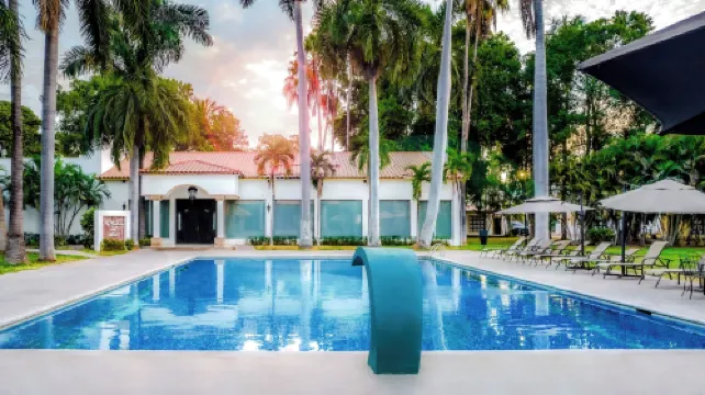 InHouse Select Hacienda Tres Rios