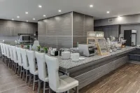 홈 인 & 스위트 새스커툰 사우스