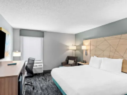 Days Inn by Wyndham Doswell at the Park ドスウェルのホテル