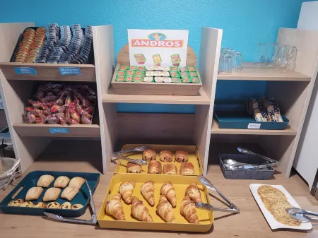 Kyriad Direct Dreux Отели в г. Эр и Луар