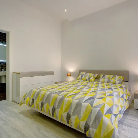 Stylish 2 Bedroom Apartment in an Amazing Location