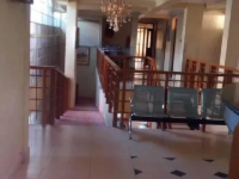 イースト ゲート ホテル アティ・リバーのホテル