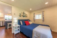 Yacht Club cabin on Burntside, with sauna