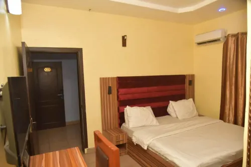 Dorakings Hotel Hôtels à : Ngwa