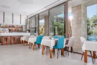 Hotel Eleven - breakfast