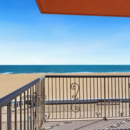 Americana Motor Inn on Boardwalk